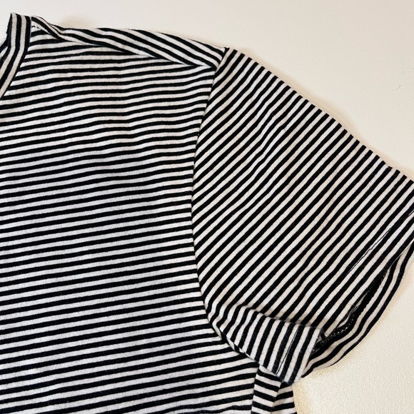 🧁Y2K Black & White Striped Top y2k retro bold artistic tumblr indie sleaze 90s - Picture 3 of 7
